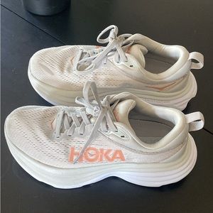 Hoka Bondi 8 size 5